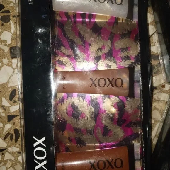 Lipgloss bundle of 5 glosses - Picture 3 of 5